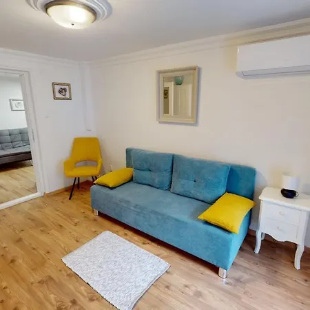 Family Apartment *