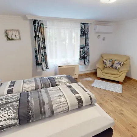 Family * 米什科尔茨